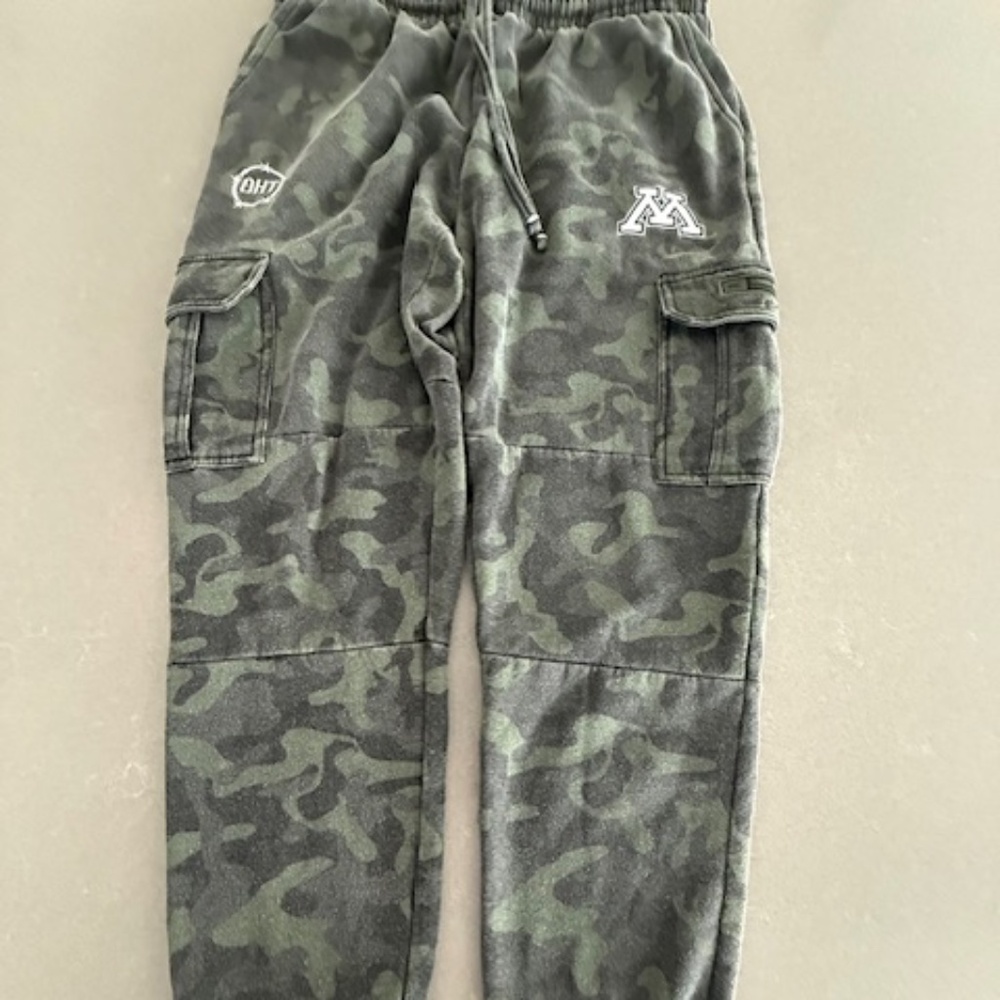 Men's University of Minnesota Military Appreciation Camo Fleece Jogger Cargo Pan